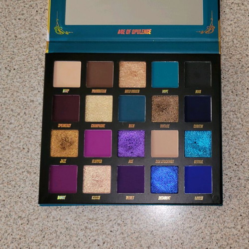 BeautyBay Age Of Opulence palette like new, limited edition