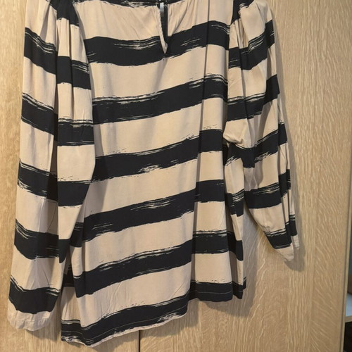 Benetton blouse used, beige and black, one size