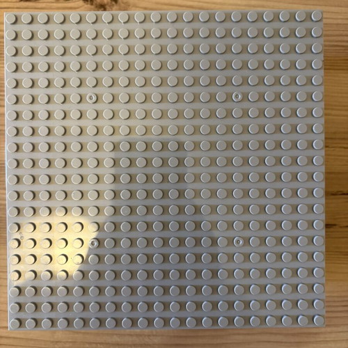 Base plates for figures and building blocks, pack of 16