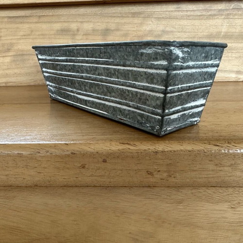Galvanized metal kaspo with aged effect and stripes, new