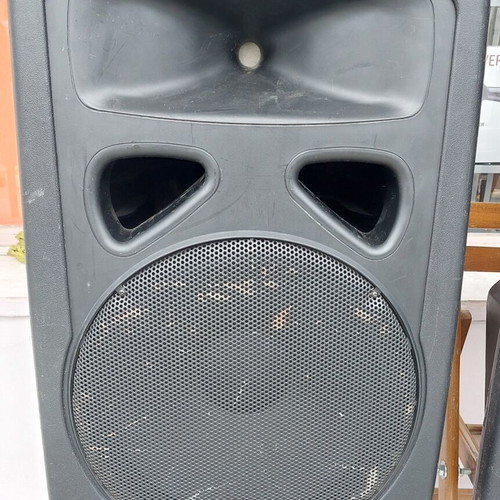 JBL EON1500 Two-Way Speaker Like New