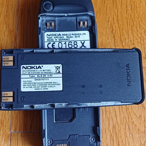 Nokia 6210 mobile phone used, legendary with snake game, black