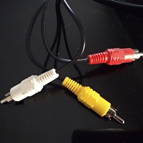 Image and audio connection cable 3 RCA plugs to 3 RCA plugs new