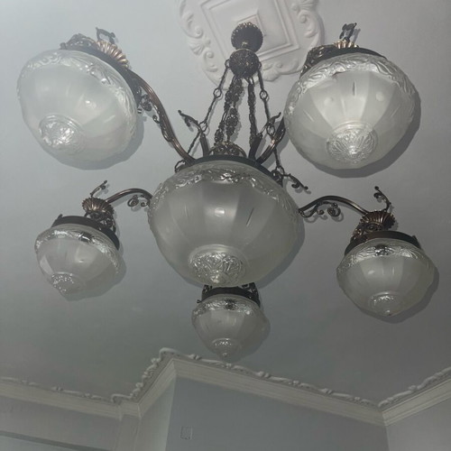 Chandelier like new, functional