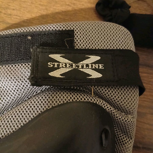 Knee pads like new for motorcycle and other uses
