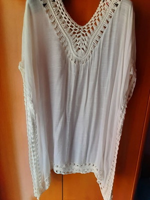 Tunic caftan like new, ice color with decorative details, size L