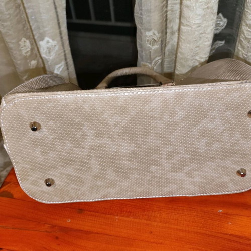 Elizabeth George Veta handbag like new, white and beige