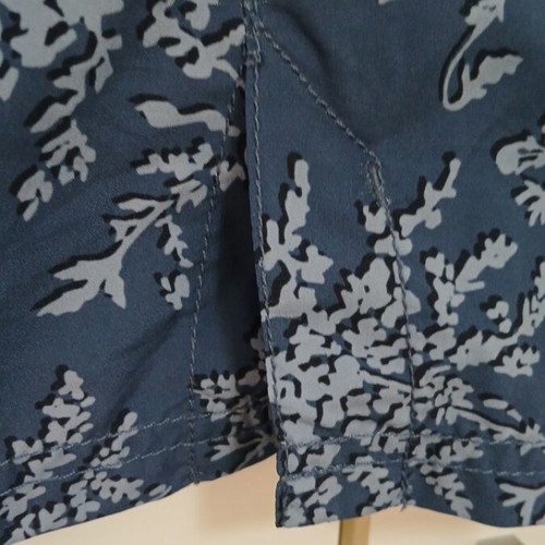 Jack Wolfskin skirt like new with integrated shorts, blue