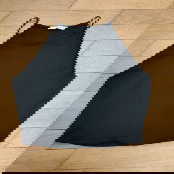 Pull & Bear Crop top με halter λαιμοκοψη.Νο Medium
