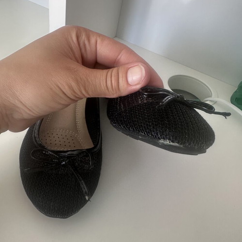Girls' black ballerinas size 32 used, lightweight with bow