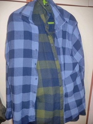 Men's winter shirts size L like new, pack of 2