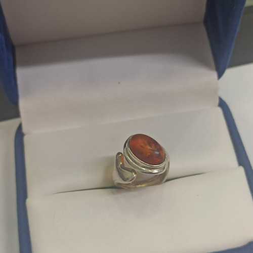 Silver 925 chevalier ring used with amber