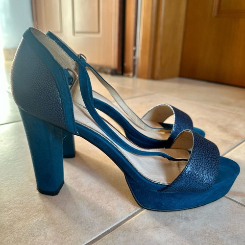 Women's sandals like new, blue soft fabric