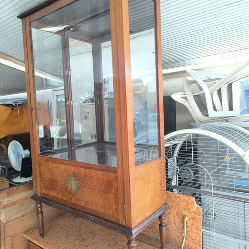 Retro Display Cabinet like new with cupboards and glass shelves