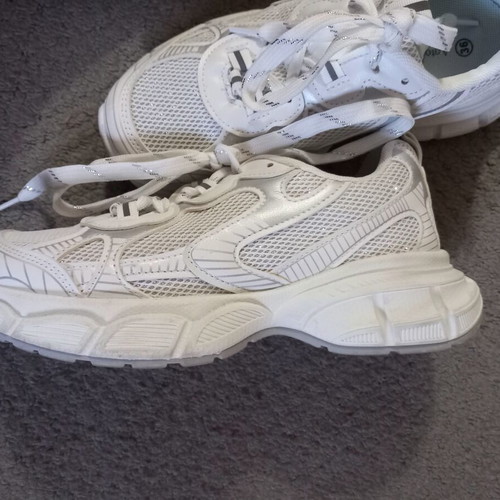 Sneakers women's size 36 like new, white and silver