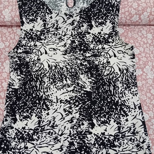 Sarah Lawrence pants and Marks & Spenser top set like new, black and white