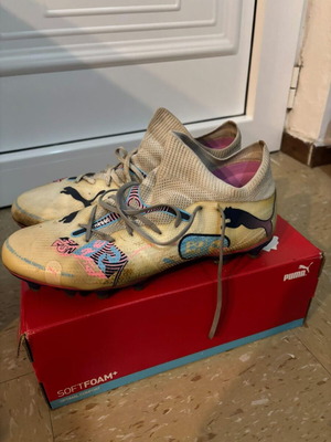 Puma Ultra Pro football shoes used, size 44, white