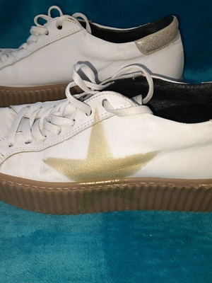 Divine Follie sports shoes like new, size 37, white and gold
