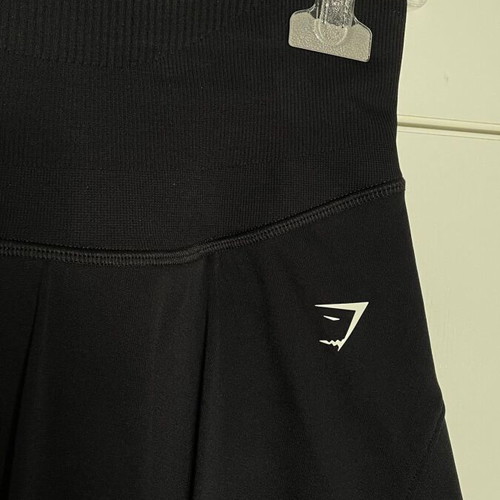 Skort Gymshark black sports skirt with built-in shorts like new