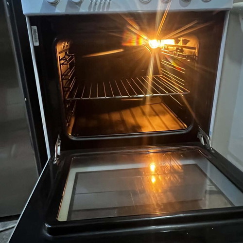 Kitchen stove with ceramic hobs like new, fully functional