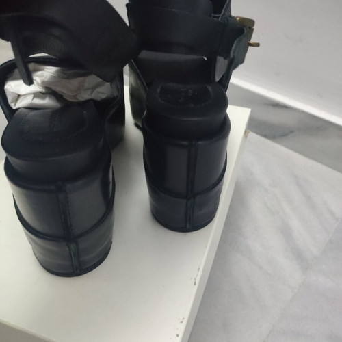 Luca Valentini black leather platform sandals size 38