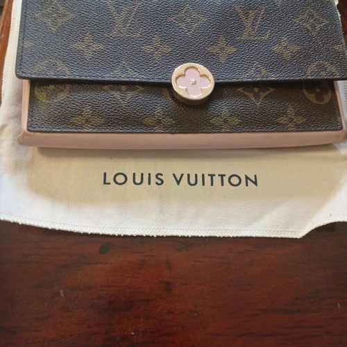 Louis Vuitton Monogramm canvas flore large wallet rose gently used