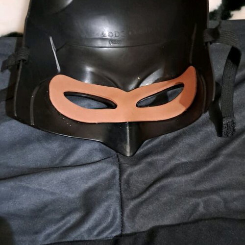 Batman children's costume like new with cape, mask, and belt