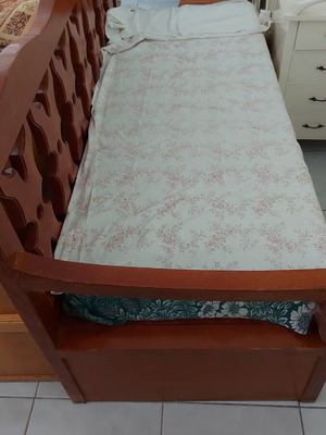 Divan bed used