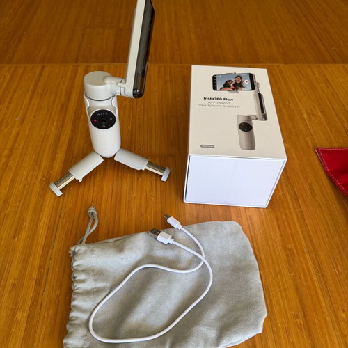 Insta360 Flow Smartphone Gimbal stabilizer like new, Stone Gray