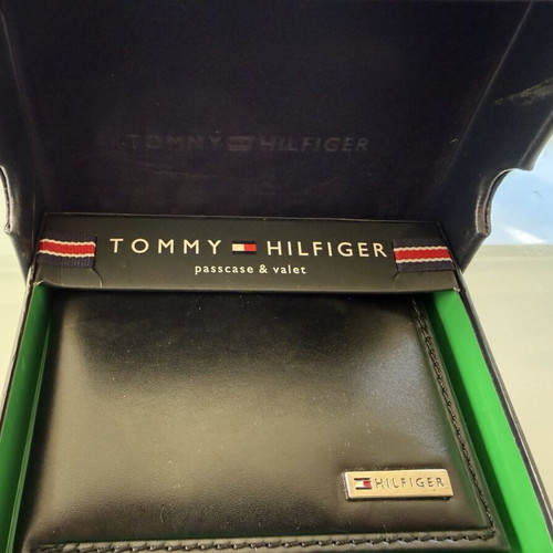 Tommy Hilfiger men's wallet new, black