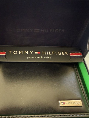 Tommy Hilfiger ανδρικό πορτοφόλι καινούργιο, μαύρο