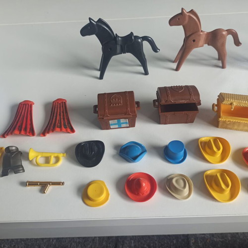Playmobil Vintage used assorted pieces and accessories Geobra Lyra 1974
