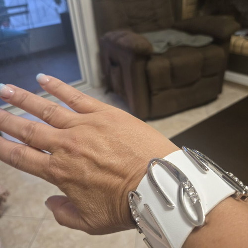 Guess bracelet like new, white color