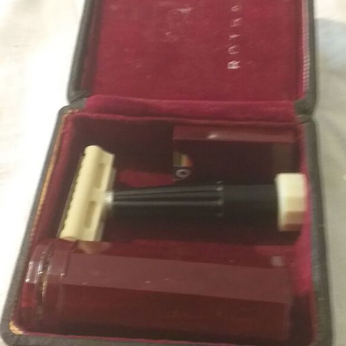 Rotbart collectible shaving set with mirror and case