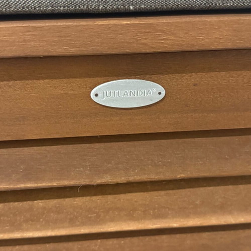 Outdoor storage chest like new with cushion and storage space