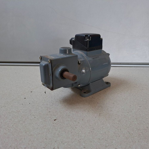 Groschopp DM 80-40 Electric Motor 22W 1300 RPM New