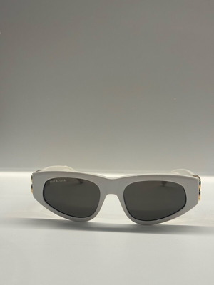 Ballenciaga Viral sunglasses white, like new