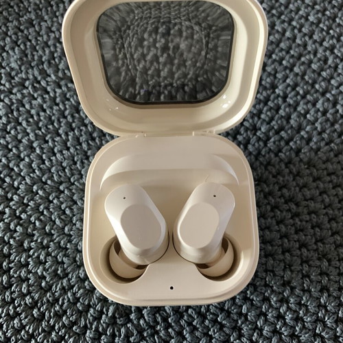 Bluetooth earbuds new, excellent condition
