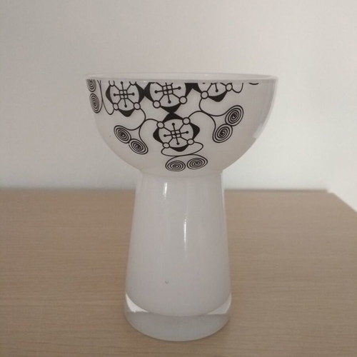 IKEA decorative vase vintage, like new, white milk glass with black patterns