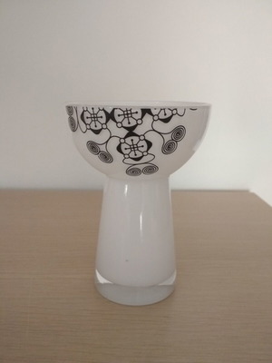 IKEA decorative vase vintage, like new, white milk glass with black patterns