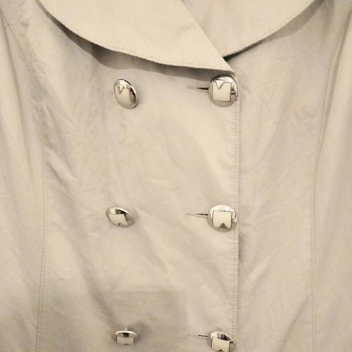 Retro Muse beige waterproof trenchcoat with ruffle flower details like new, size L-XL