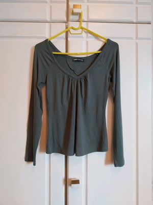 BSB blouse like new, size L
