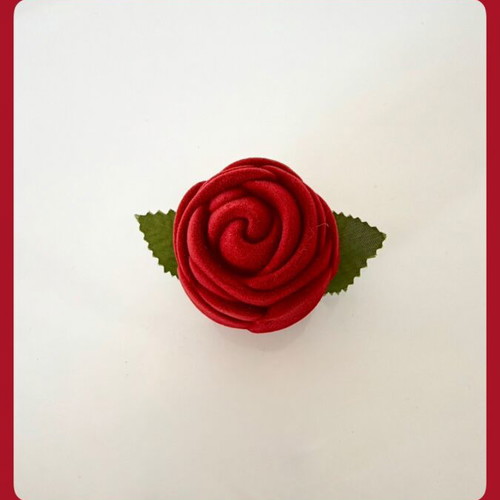 Velvet ring box in red rose shape new
