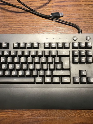 Πληκτρολόγιο Logitech ενσύρματο G213