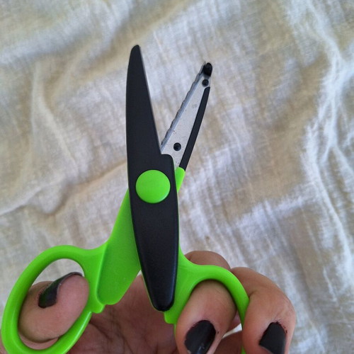 Paper scissors zigzag used