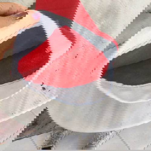 Σκουφάκι Αγίου Βασίλη με καμπανάκια μεταχειρισμένο, με φθορές