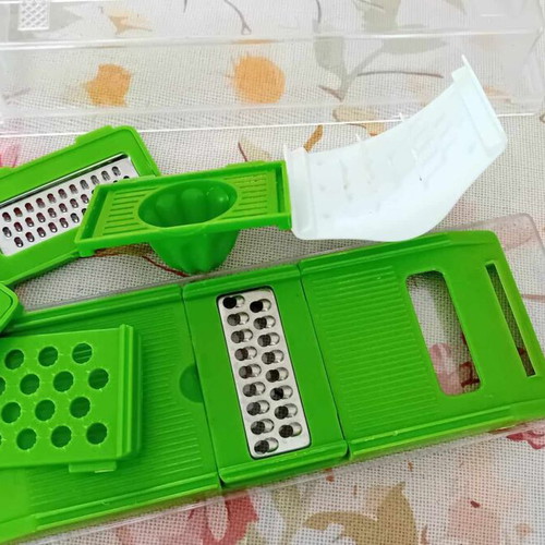 Multifunctional grater 8 pieces new