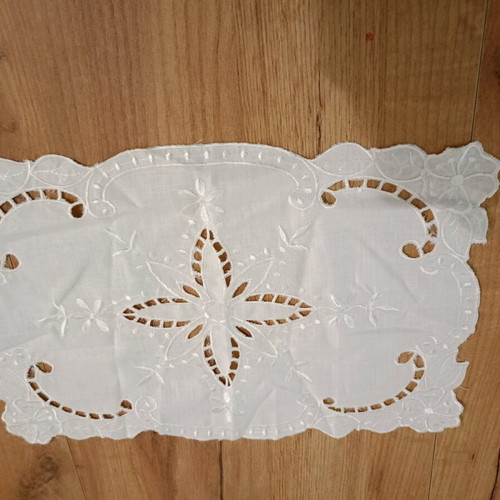 Vintage table linen like new