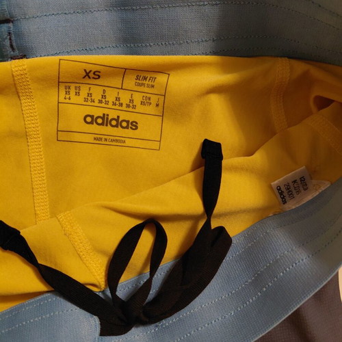 Adidas Own The Run 2-in-1 women's shorts blue with yellow leggings XS