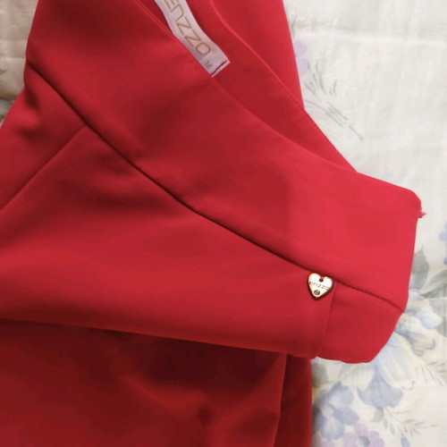 Enzzo women's suit set like new, red